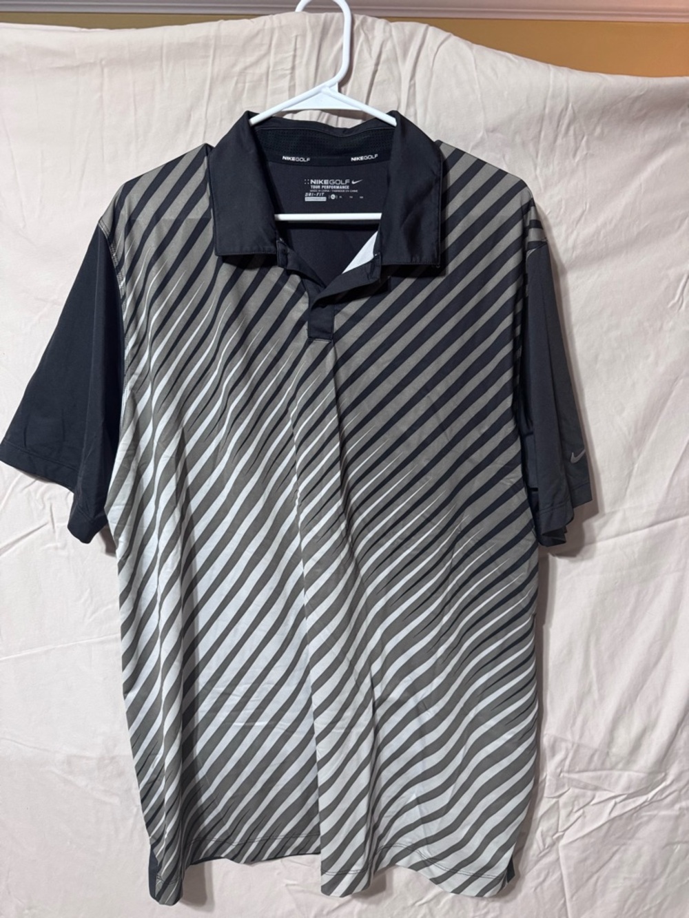 Nike Men’s Black & Gray Diagonal Stripe Golf Polo